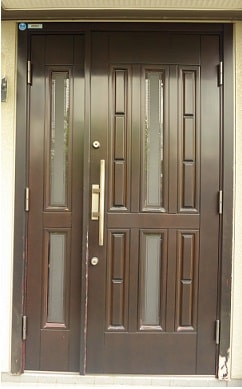 木製の玄関ドア塗装1