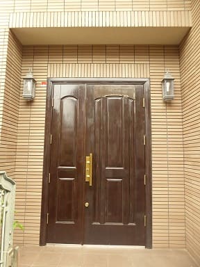  木製玄関ドアの塗装31-1