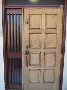 ヤマハ玄関ドア再塗装1