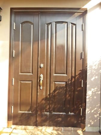 木製玄関ドアの再塗装33.1