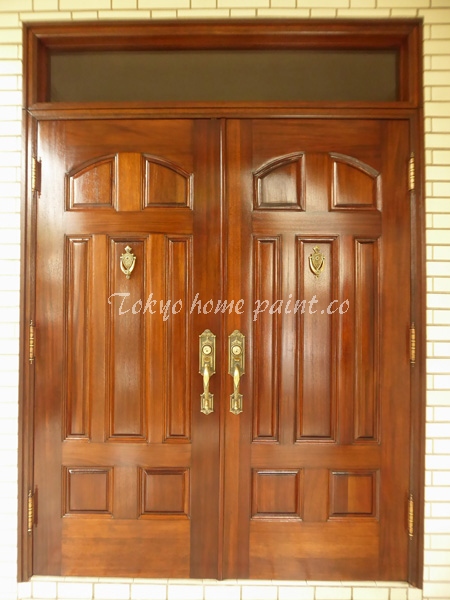 ヤマハ製の木製両開き玄関ドア塗装（杉並区）