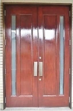 木製玄関ドア他社の施工ミス1