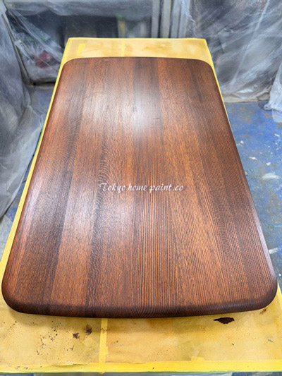 �e�[�u���̓h���{�H�̍H�����i�݂܂�